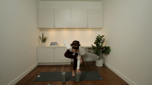 Live Replay: Yoga for Sore Muscles (60 min) - with Katherine Moore