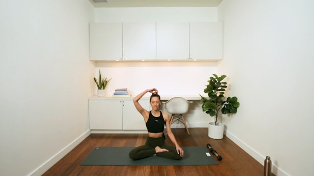 Power Sculpt Yoga with Weights (30 min) - with Alia Mai
