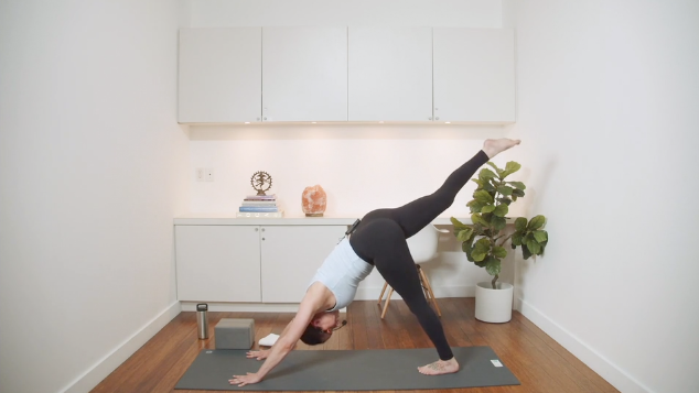 Oceanic Flow (65 min) - with Sarah Fuson