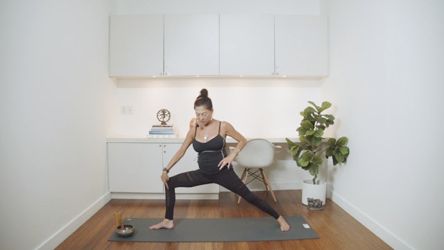 Beginner Friendly Hatha Yoga (25 min) - with Hillary Keegan