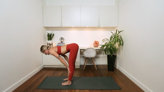 Power Yoga: Deep Strength, Slow Transitions (40 min) – Mikaela Millington