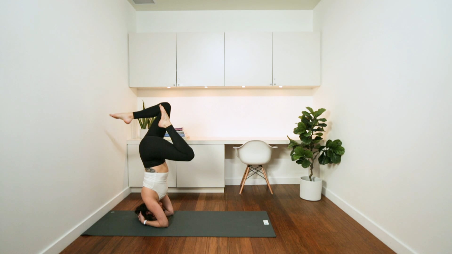 Wall Inversion Prep: Head Stand (15 min) - with Vanessa Bourget