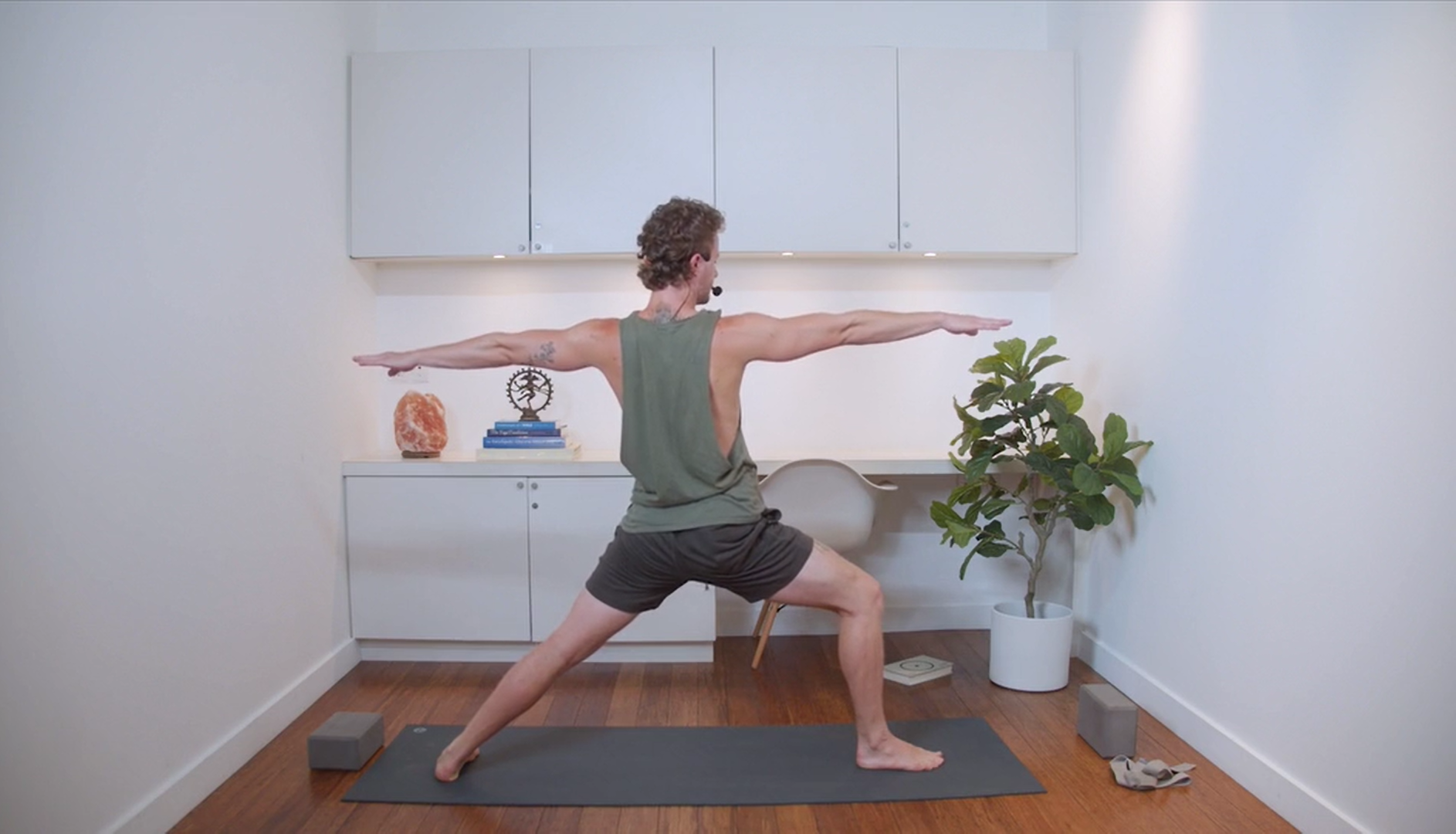 Gratitude Filled Flow (45 min) - with Connor Roff