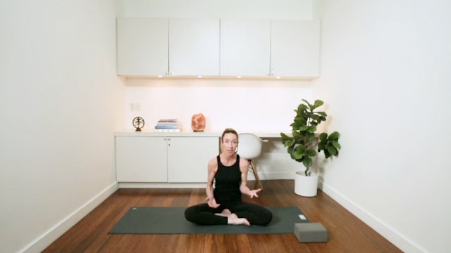  Yin Yang Flow (70 min) - with Anna Oldfield