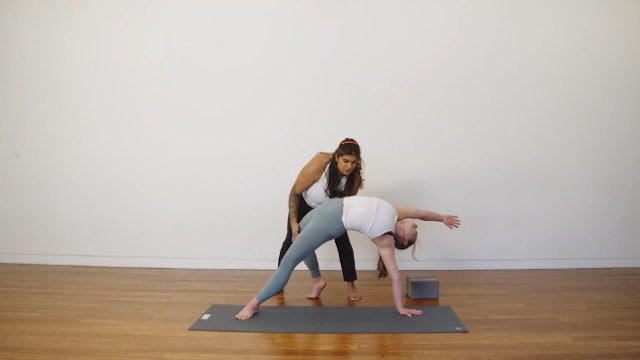 Yama Cleansing Power Yoga: Aparigraha (40 min) - with Aaliya Noorani