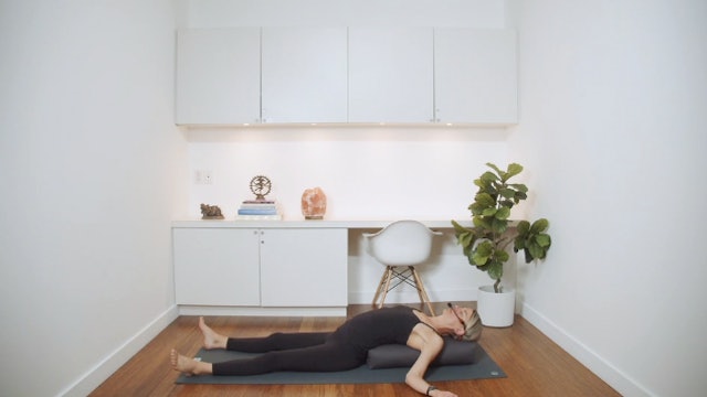 Yoga for Better Sleep (30 min) - with Lisa Sanson