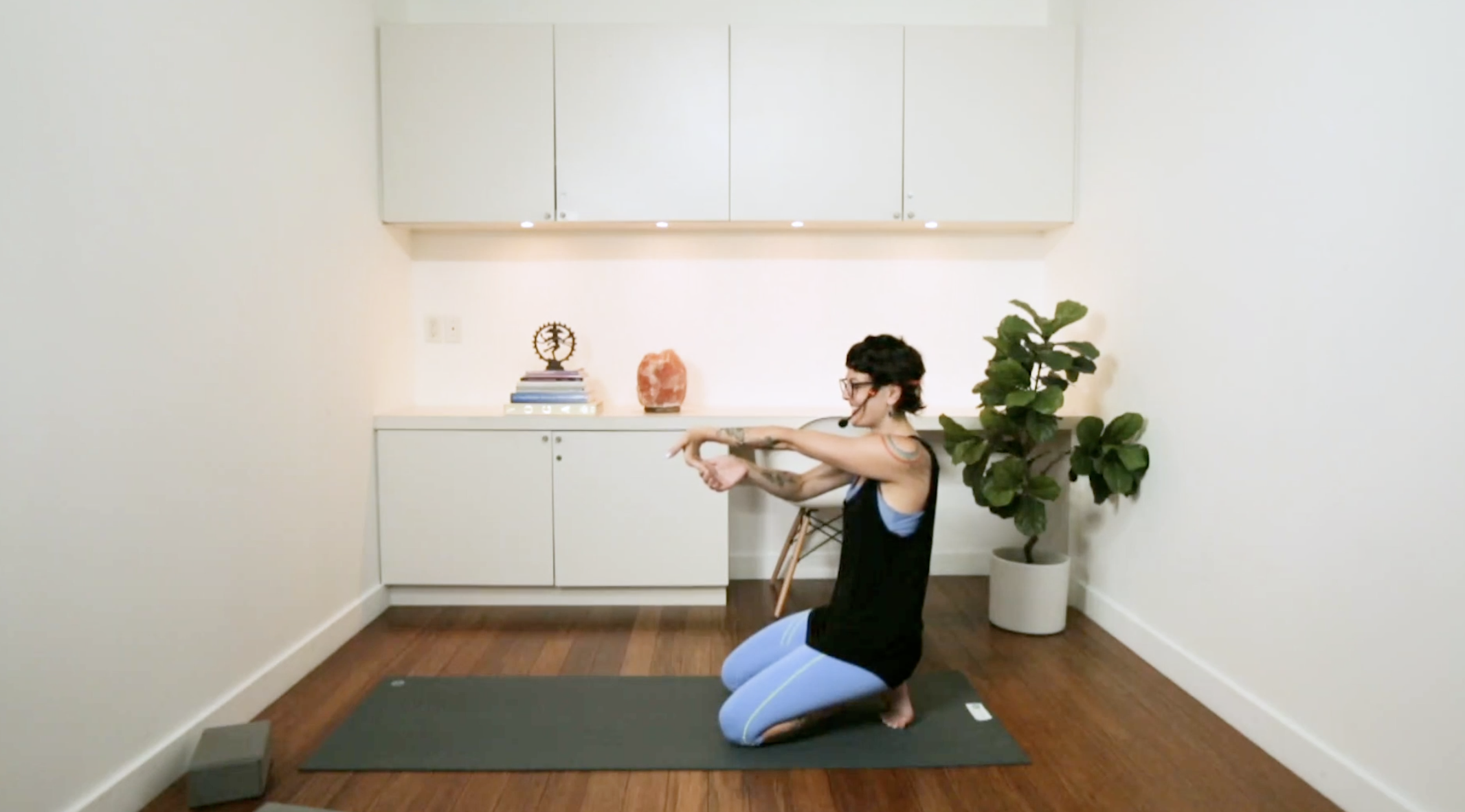 Calm the Body, Calm the Mind (25 min) - with Sasha Smith