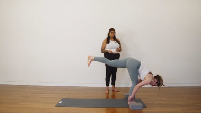 Sthira Power Yoga: Effort and Ease (4...