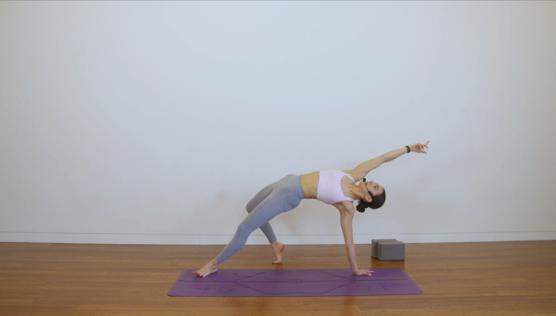 Feel the Fire Flow (45 min) - with Samaneh Ashgharzadeh