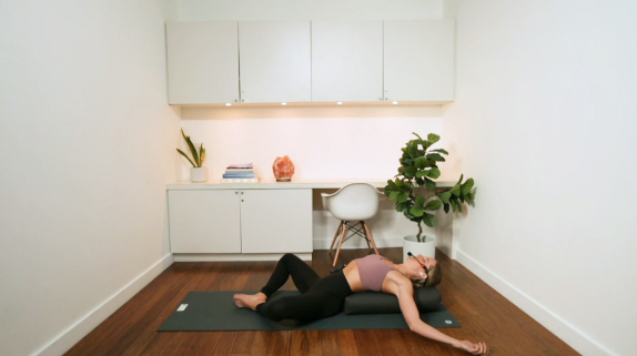 Slow Stretch Flow (45 min) - with Mikaela Millington