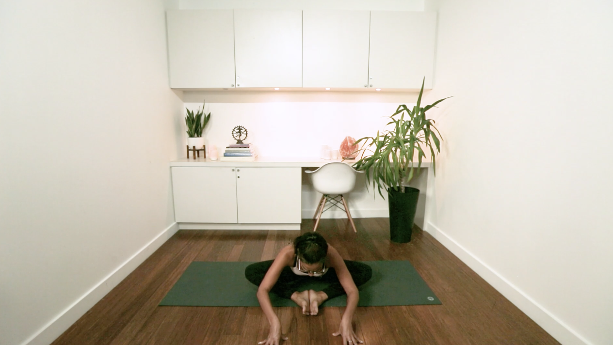 Self Love Gentle Hatha (45 min) – with Joss Frank