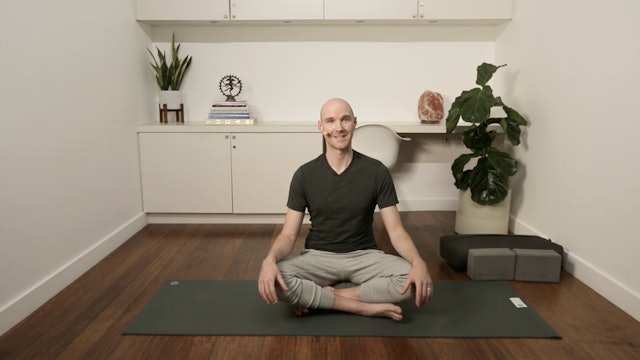 Midday Restorative Yoga (20 min) – with Mark Atherton
