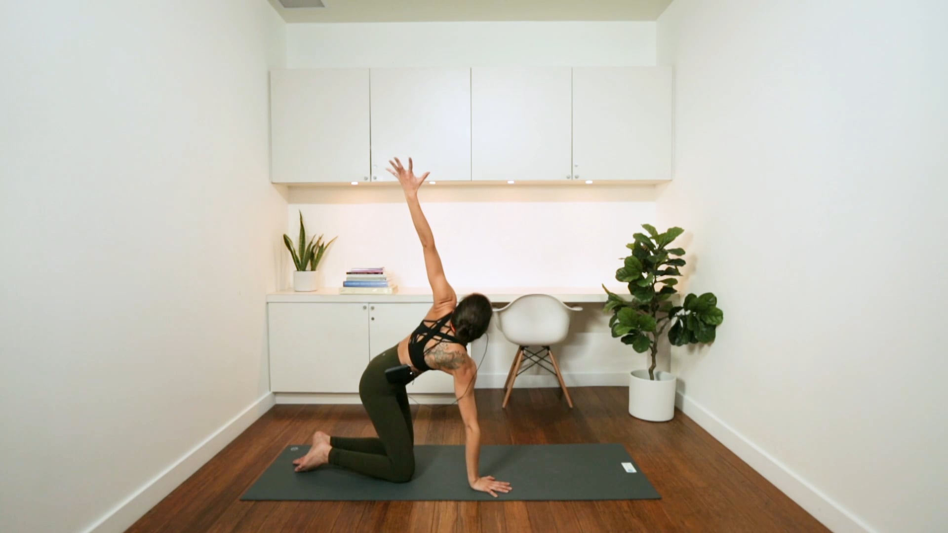 Mellow Flow, Meditation & Breathwork (30 min) - with Alia Mai