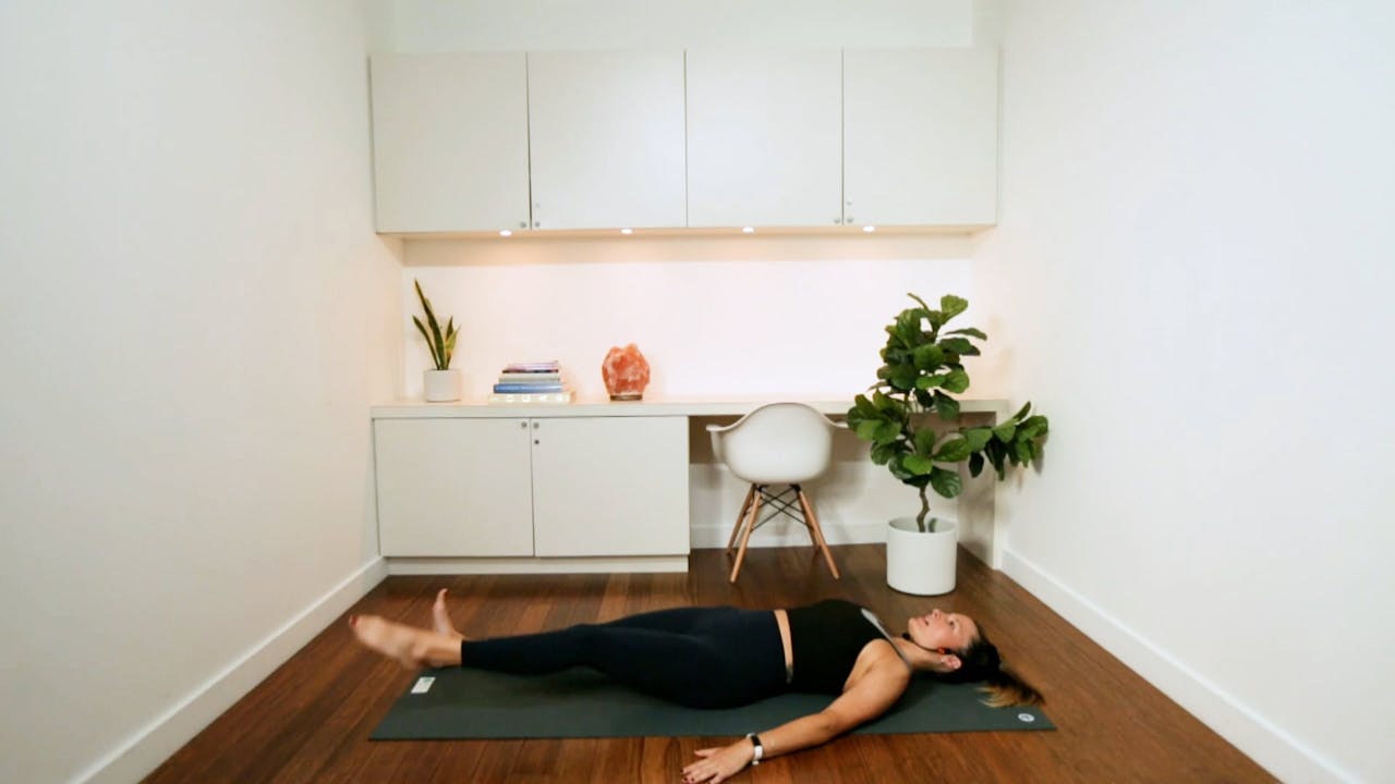 Lower Body Pilates Workout (25 min) with Vanessa Bourget Vanessa
