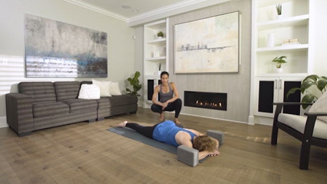 Flow Yoga: Nourishing Evening Practice (40 min) — with Jasmina Egeler