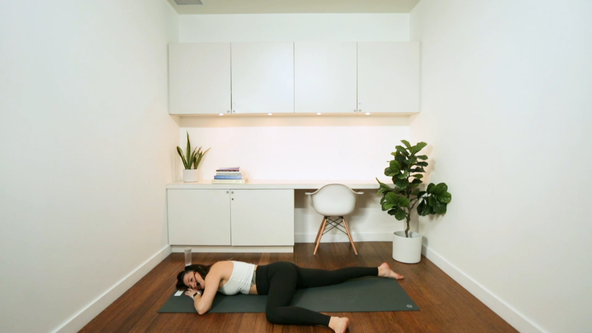 Juicy Hips Flow (60 min) - with Vanessa Bourget