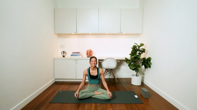 Flow for Hips & Thighs (60 min) - with Alia Mai