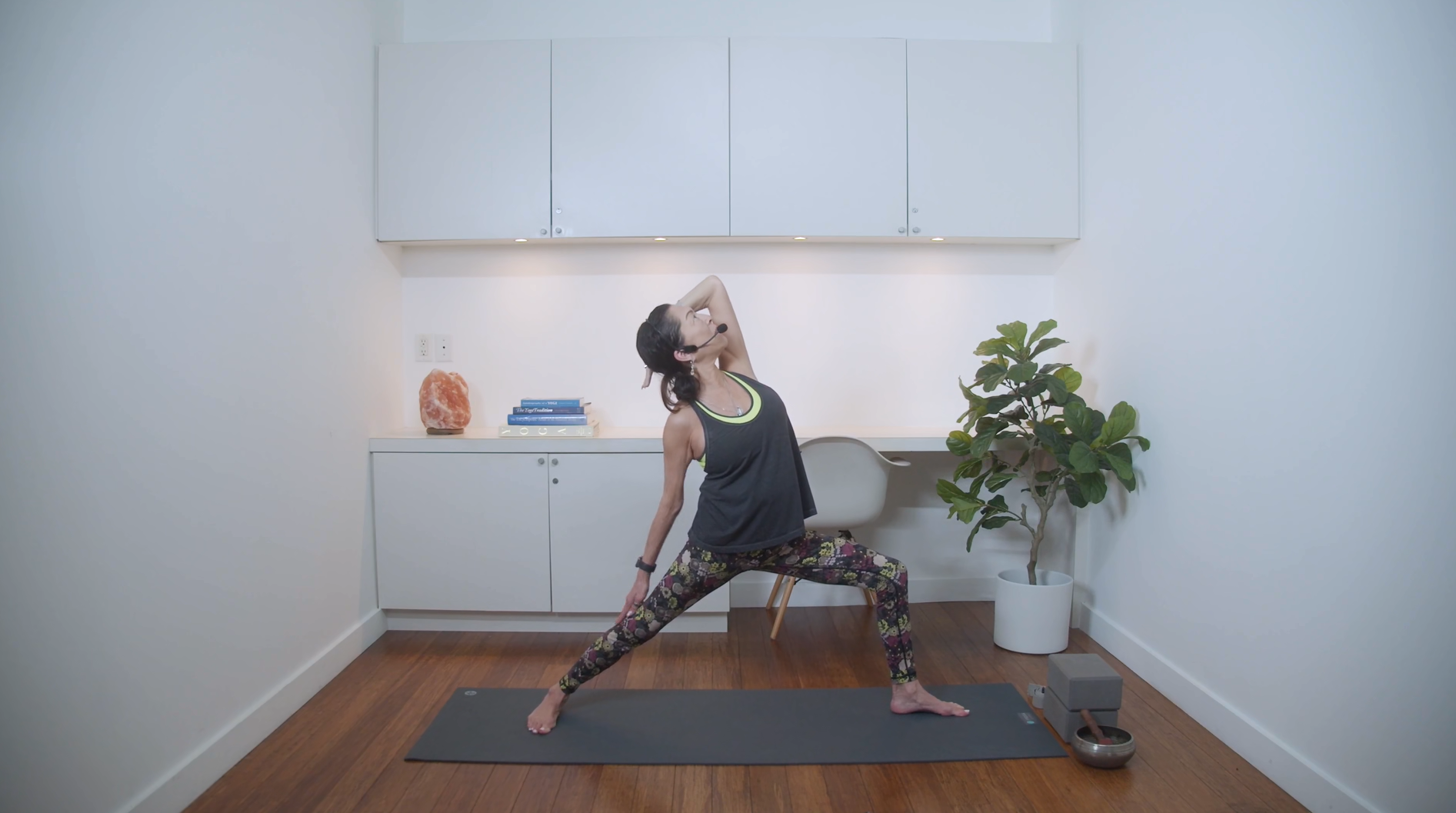 Hopeful Heart Hatha Yoga (30 min) - Hillary Keegan