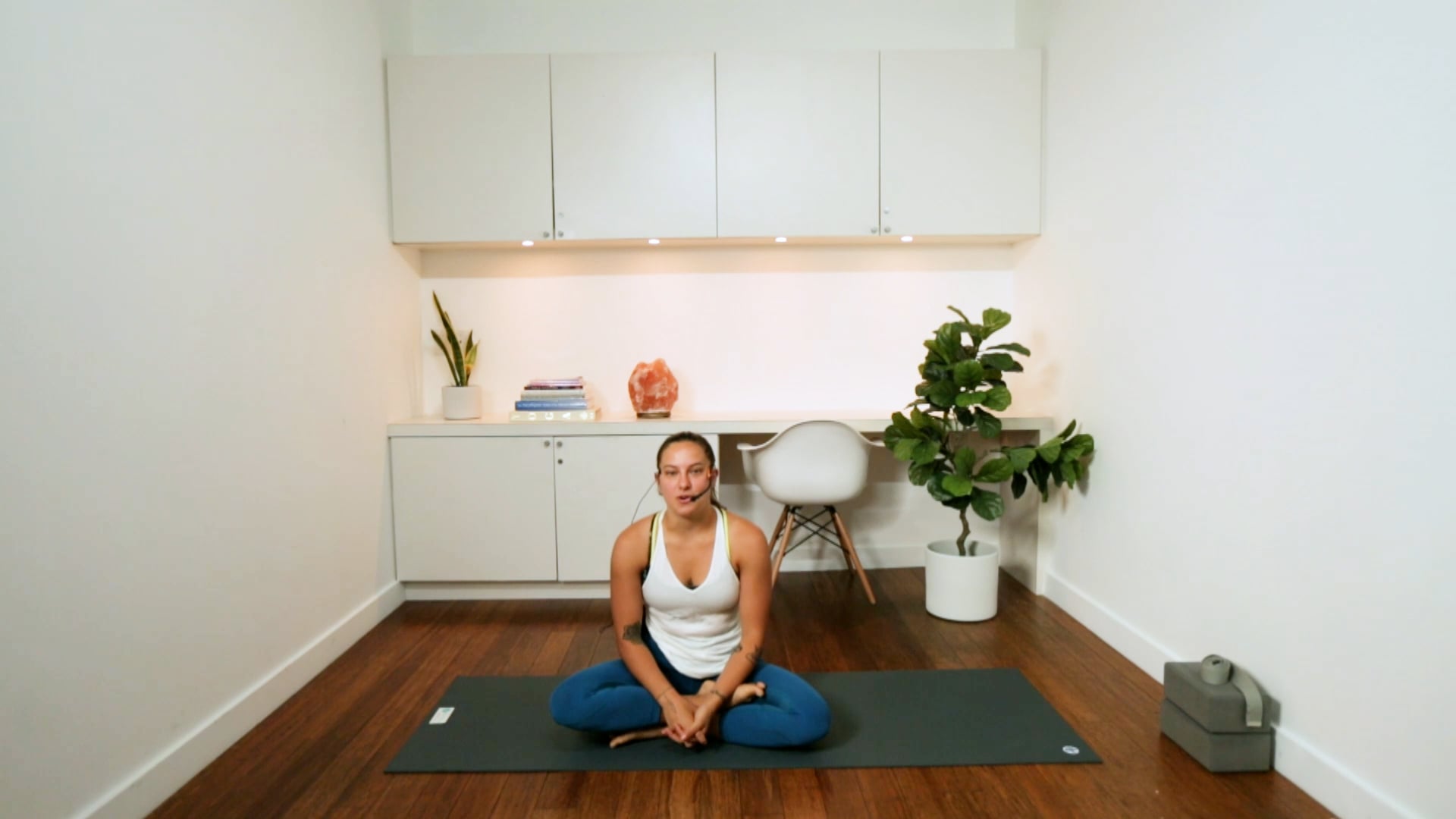 Soothing Slow Flow (30 min) - with Kyra Morrison