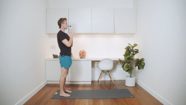10 minute Morning Flow (10 min) - wit...