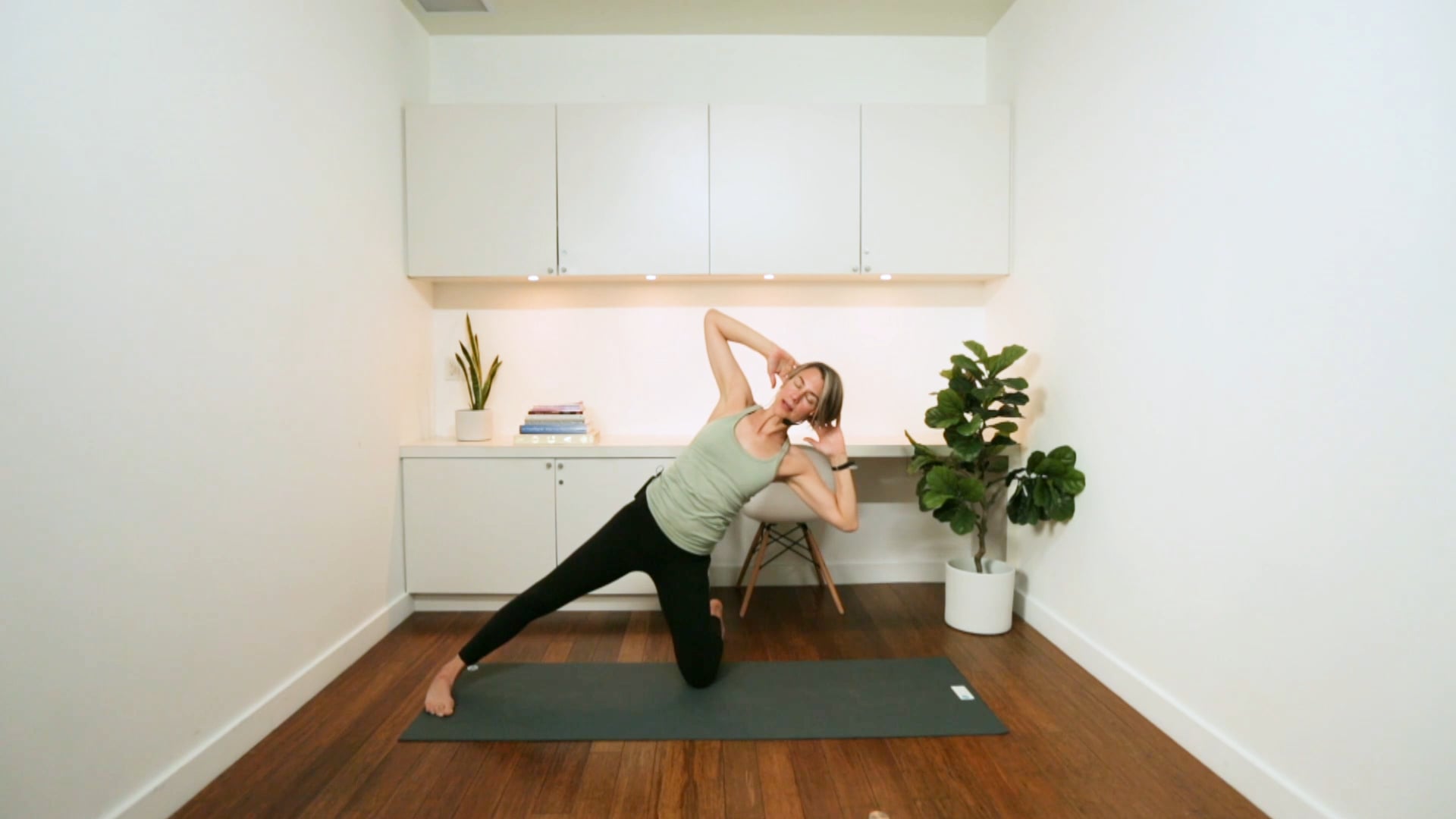 Flowing Hatha (45 min) - with Lisa Sanson