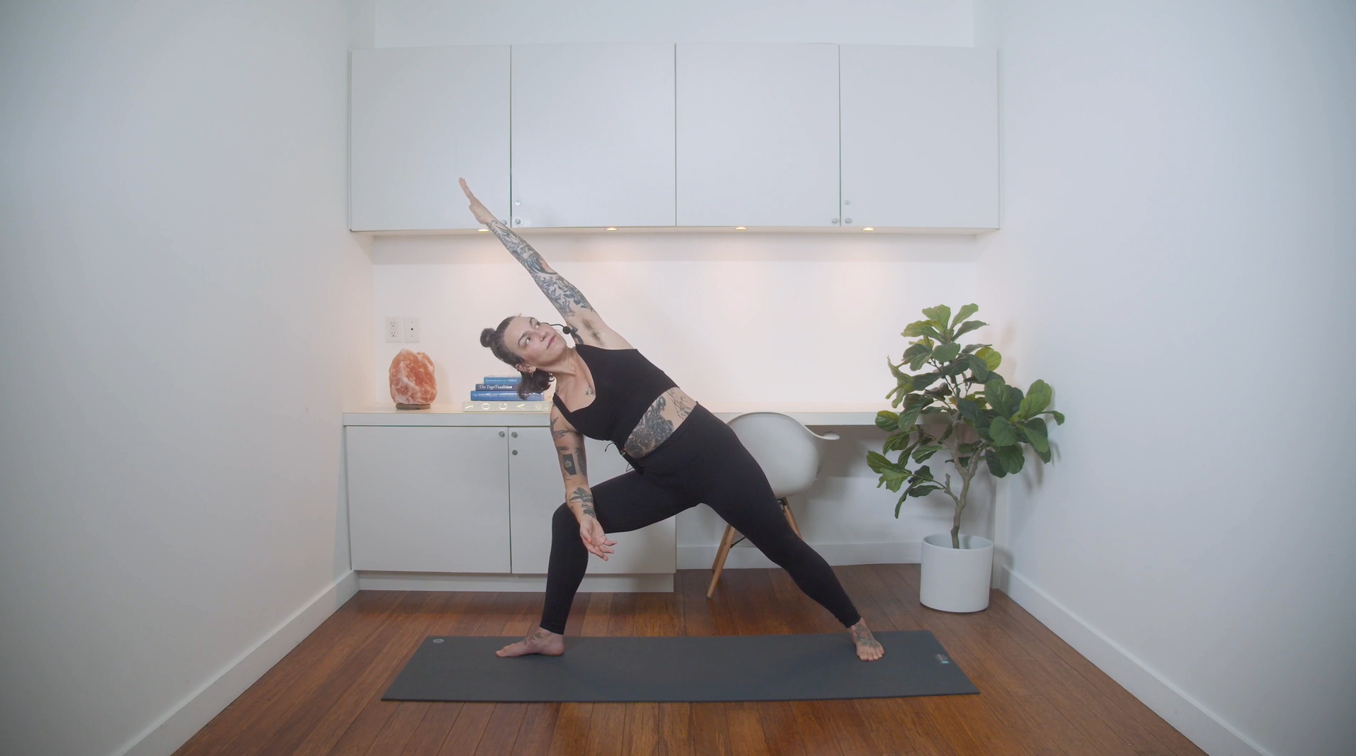 Holiday Unwind Flow Yoga (45 min) - with Reith Charlesworth