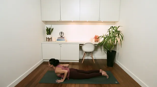 Flow Yoga to Cope with Emotions (20 m...