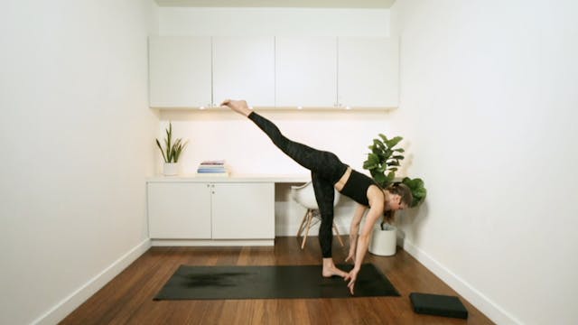 Hatha Yoga to Settle In (35 min) - wi...