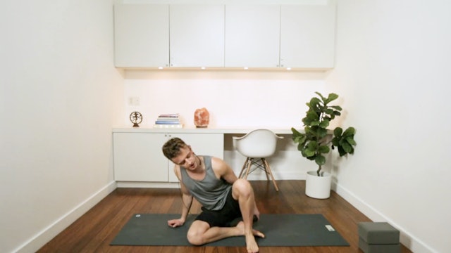 Strengthening Power Yoga (40 min) - with Connor Roff