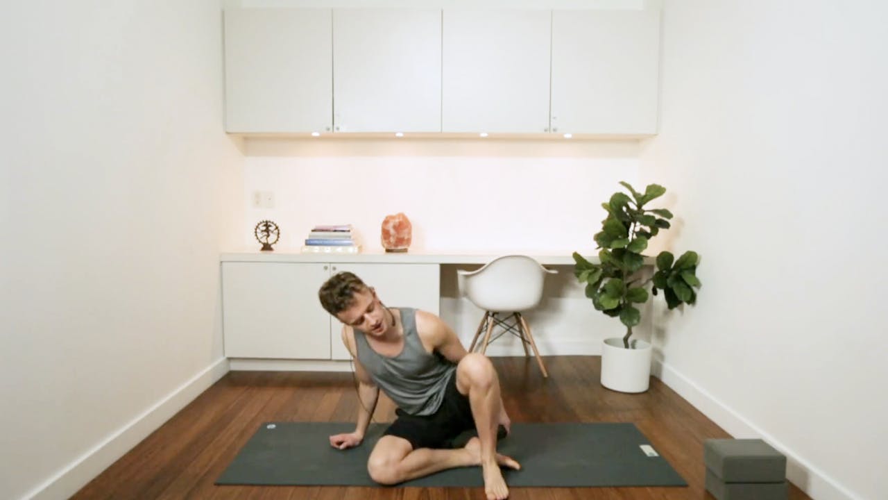 Strengthening Power Yoga (40 min) - with Connor Roff - Connor Roff ...