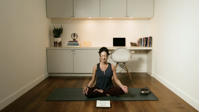 Mood Boosting Happiness Meditation (10 min) — with Hillary Keegan