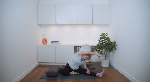 Yin Yoga for Gratitude (30 min) - wit...