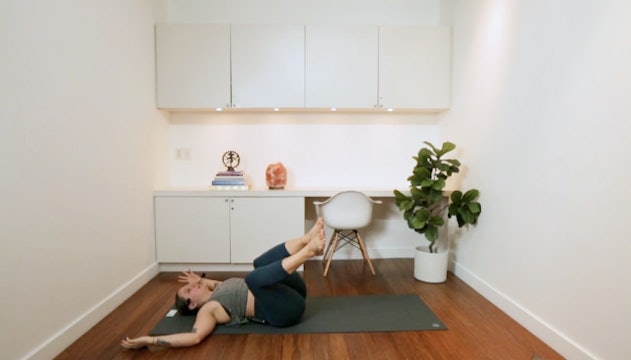 Fiery Pilates Flow Fusion (30 min) - with Kyra Morrison