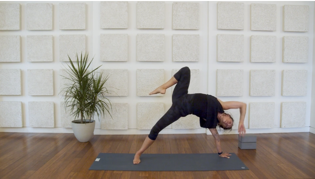 Side Line Strength & Stretch Flow (50 min) - with Mari Dickey