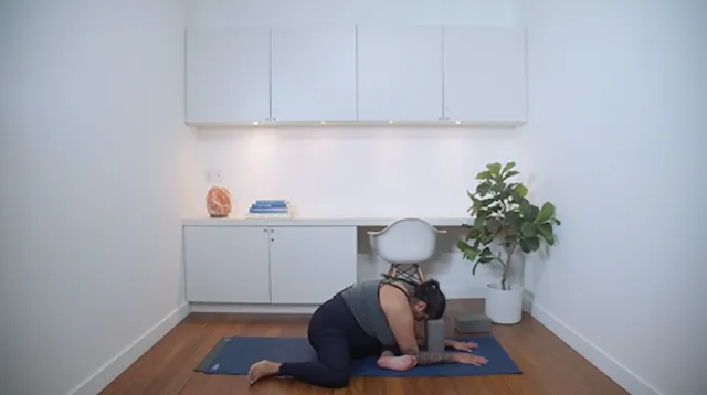 Wind Down Deep Stretch Hatha Yoga (30...