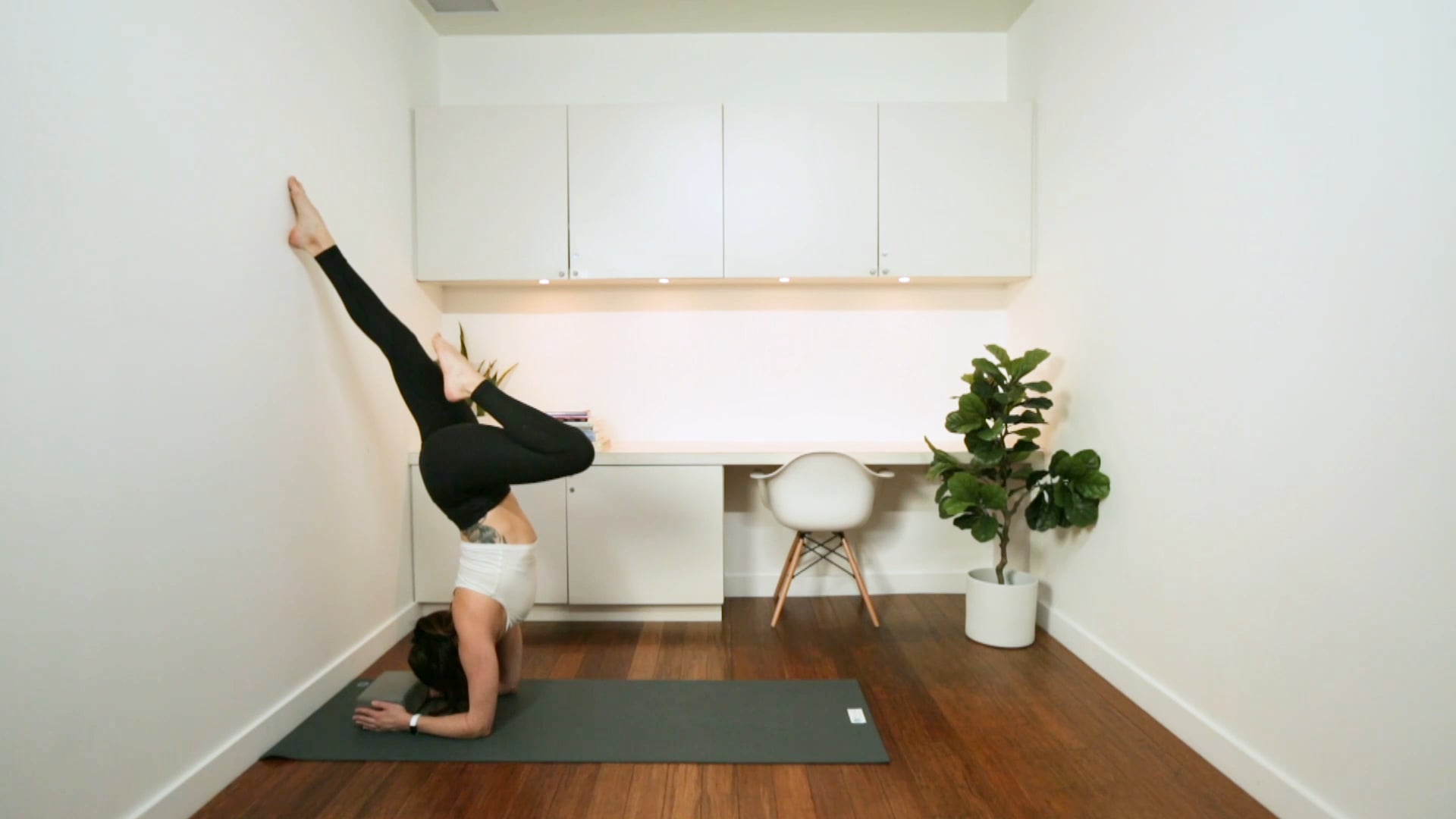 Wall Inversions Prep: Forearm Stand (14 min) - with Vanessa Bourget