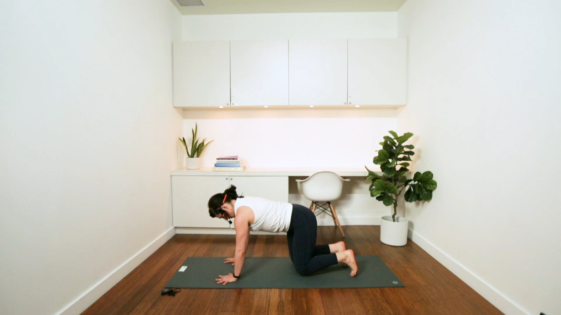 Core Sculpt (16 min) - with Naomi Joy Gallagher