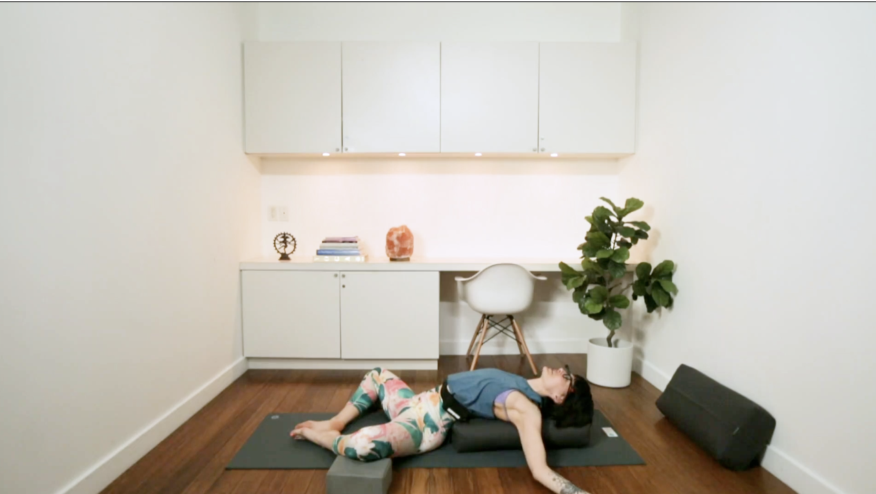  Tranquil Wind Down Yin (20 min) - with Sasha Smith