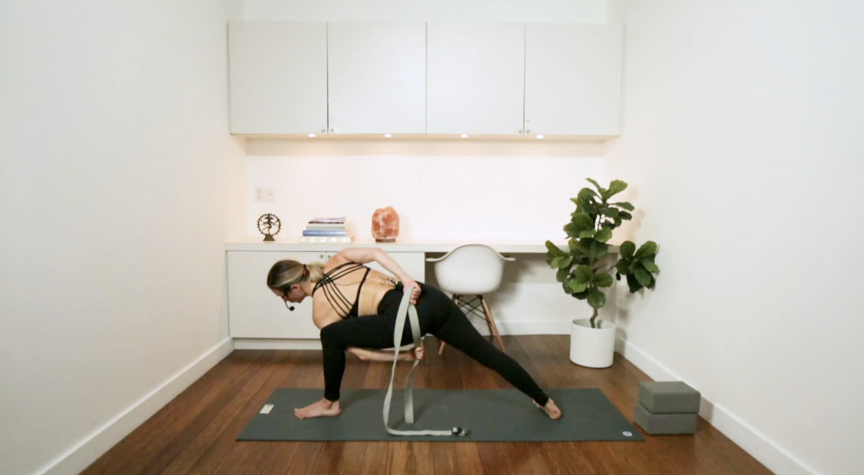 Flow Yoga & Twist Breakdown (40 min) - with Jayme Burke