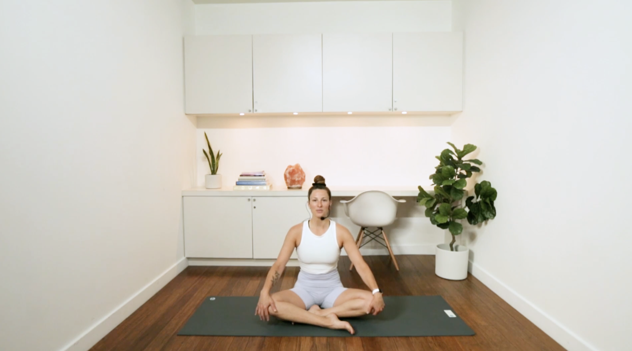 Smooth & Steady Hatha Flow (60 min) - with Vanessa Bourget