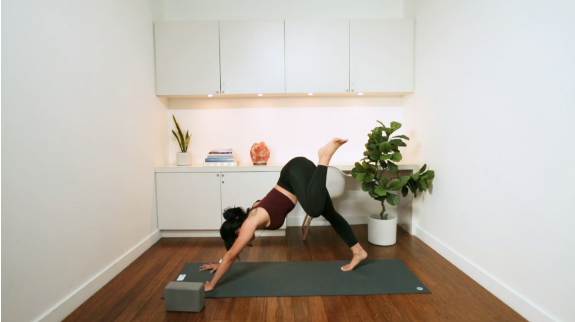 Morning Yoga Pick-Me-Up (20 min) - with Katrina Chan