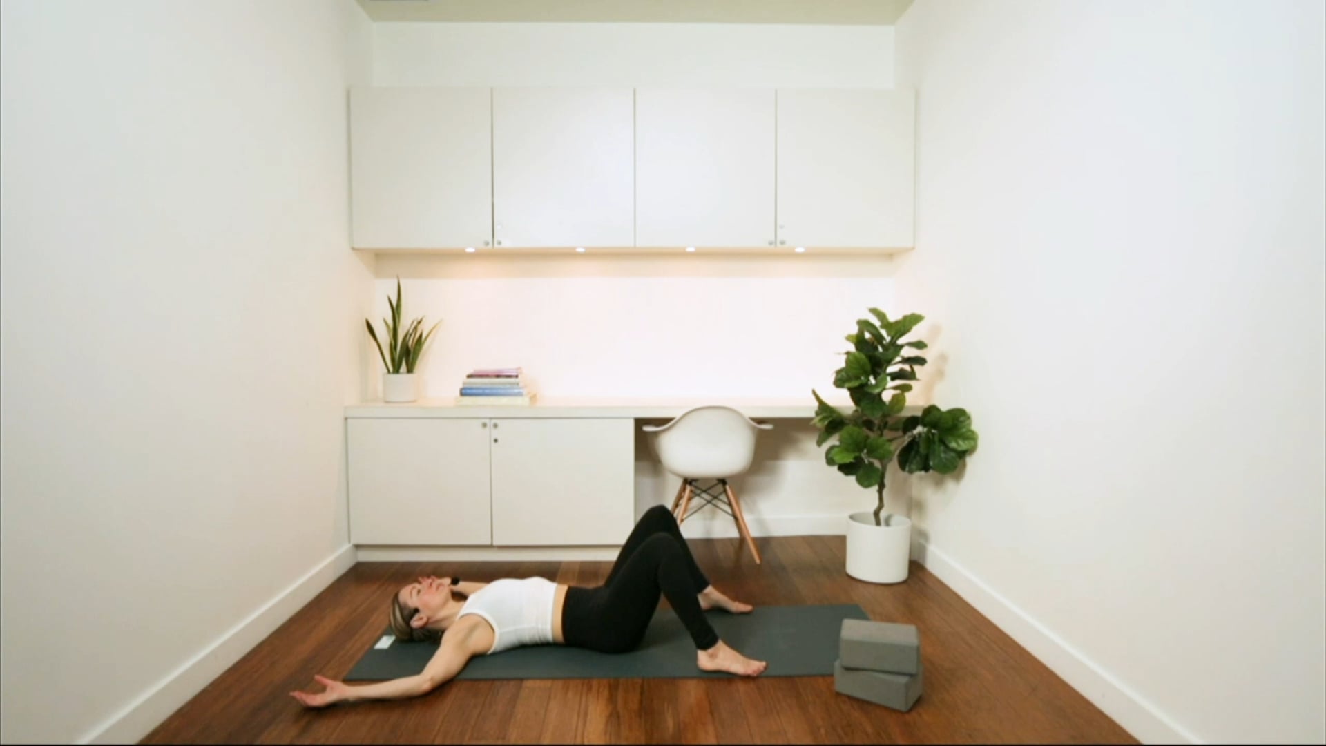 Gentle Hatha (30 min) - with Jayme Burke