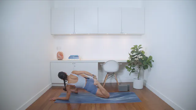 Flow Yoga for Runners (30 min) - with...