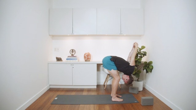 Yoga for Neck & Shoulder Tension (30 min) - with Connor Roff