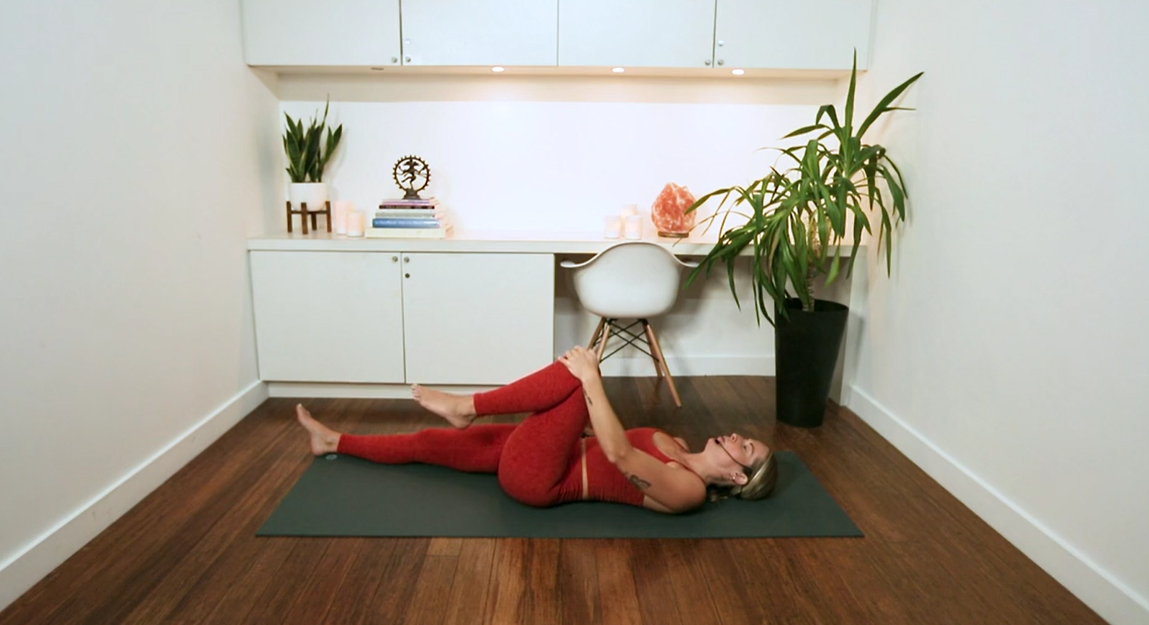 Stretch & Unwind (45 min) – with Mikaela Millington