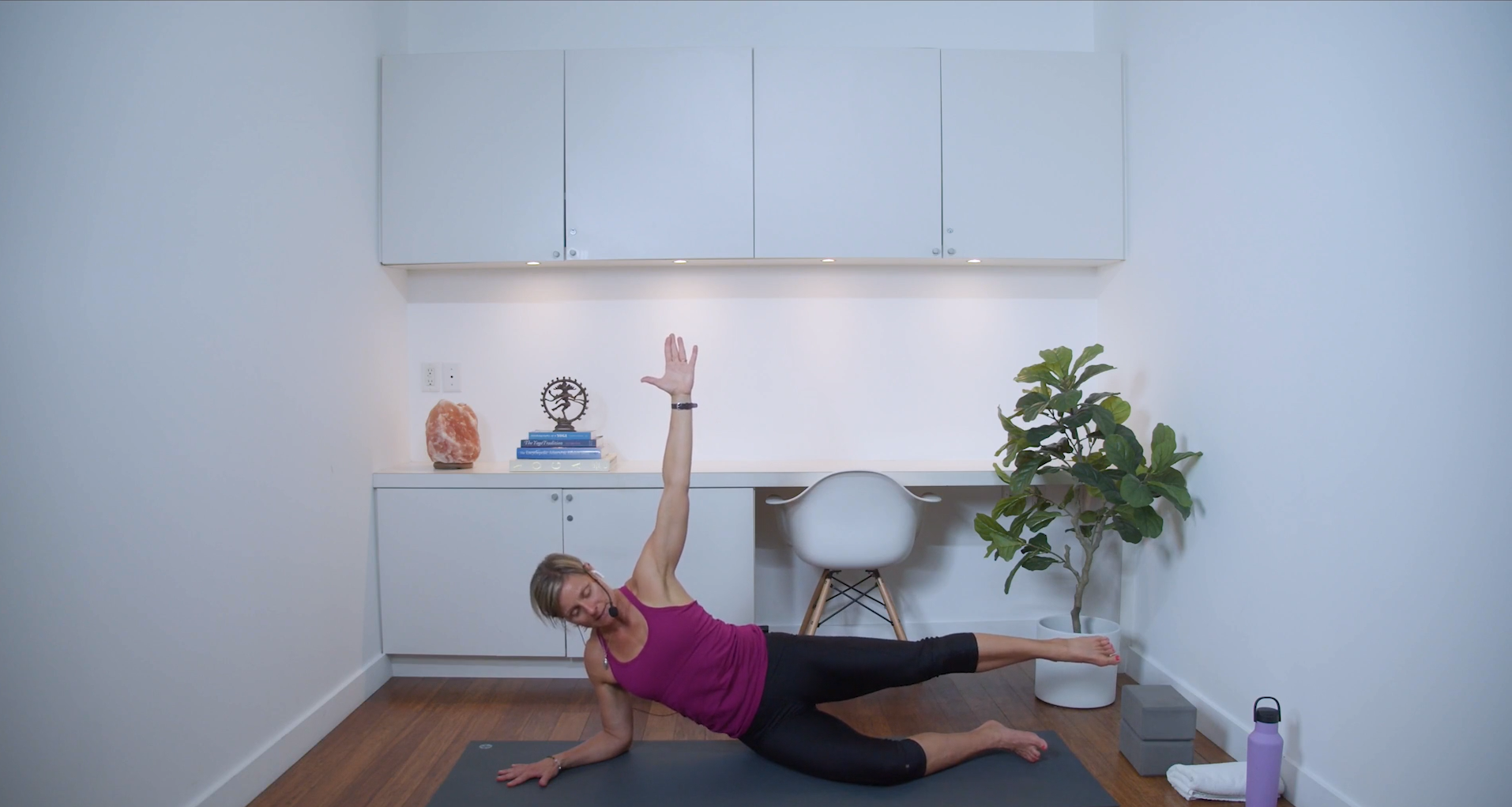 Pilates For Beginners (60 min) - with Hana Weinwurm