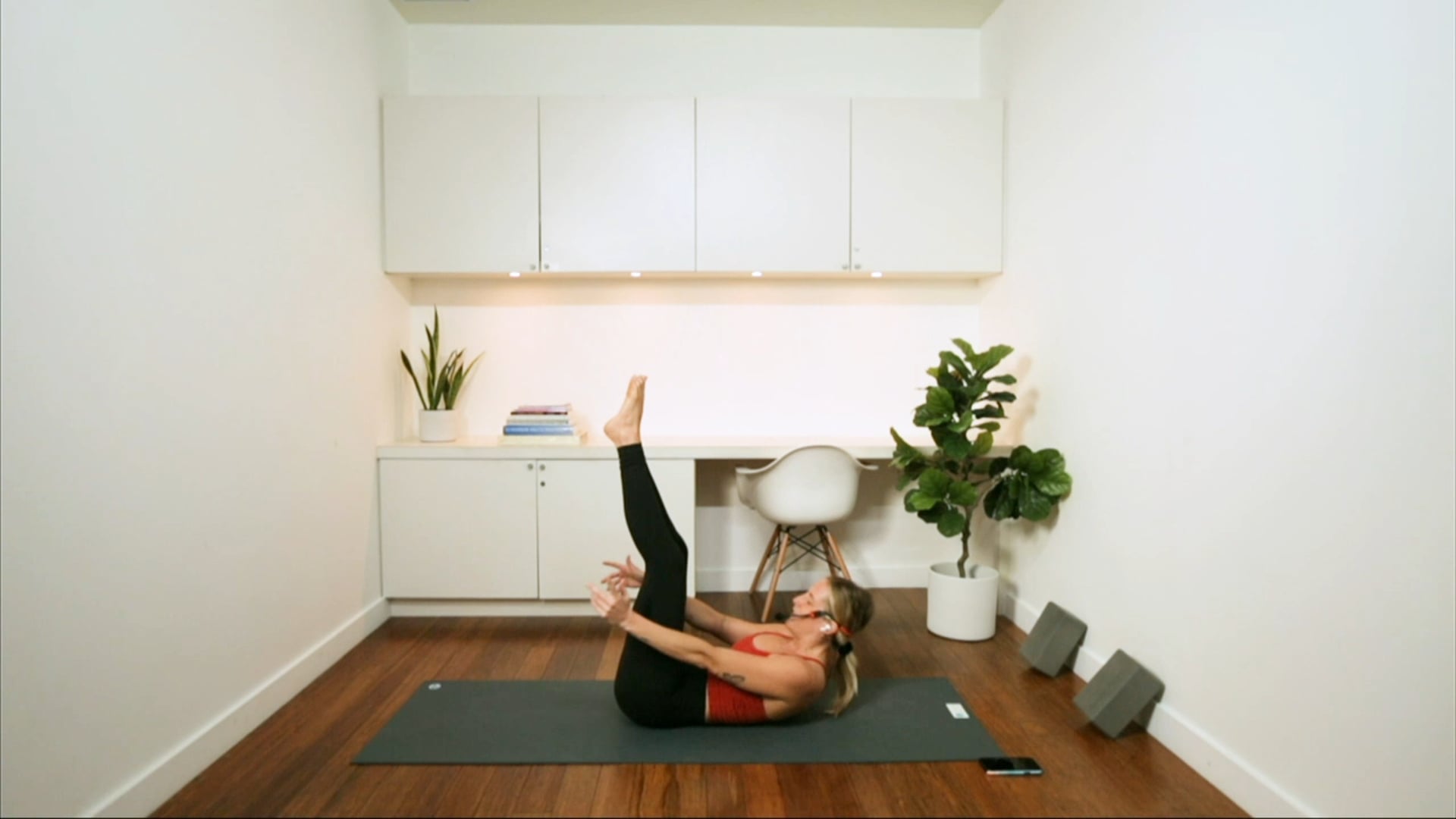 Heart Expanding Fiery Flow (45 min) - with Mikaela Millington