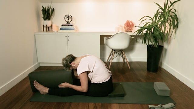Grounding Yin Yoga (30 min) — with Lu...