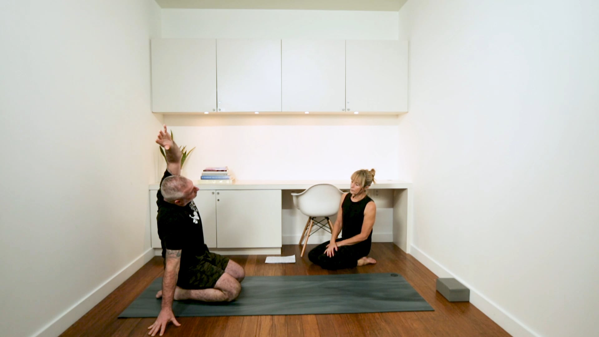 Nourishing Flow (50 min) - with Cathy High