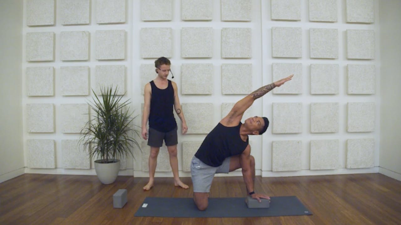 Rise & Flow (25 min) - with Connor Roff - Connor Roff - YYOGA at Home